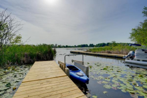 Lakefront Home in Hartford Hot Tub, Kayaks and Dock